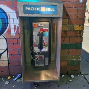 cabine murale avec payphone vintage de rue américain authentique silver "street condition" | pacific bell