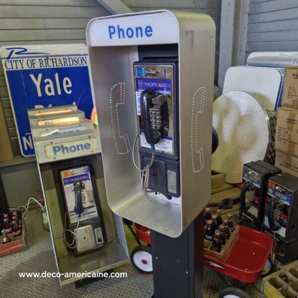 payphone vintage de rue américain authentique avec cabine provenance californie