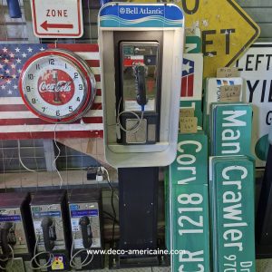 payphone vintage de rue américain authentique avec cabine bell atlantic