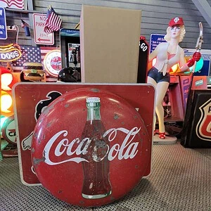 « bouton » émaillé vintage de la marque coca cola 90cm "bouton" émaillé vintage de la marque coca cola 90cm