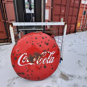 "bouton" émaillé vintage de la marque coca cola 90cm