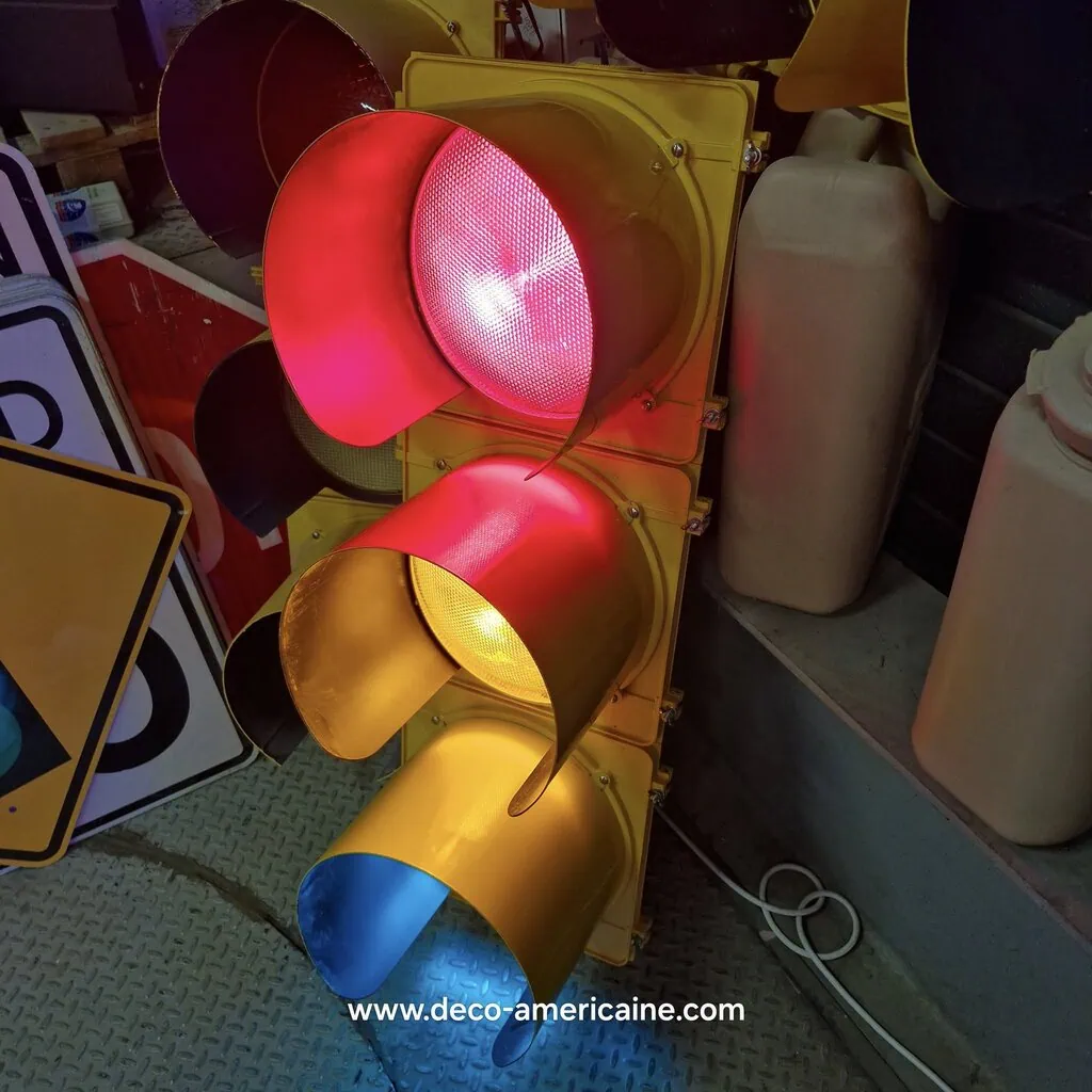 feu tricolore américain à 3 voies avec câblé 110cm jaune (copie)