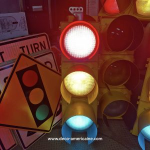 feu tricolore américain à 3 voies avec fixation plafond et câblé 125cm jaune (copie)