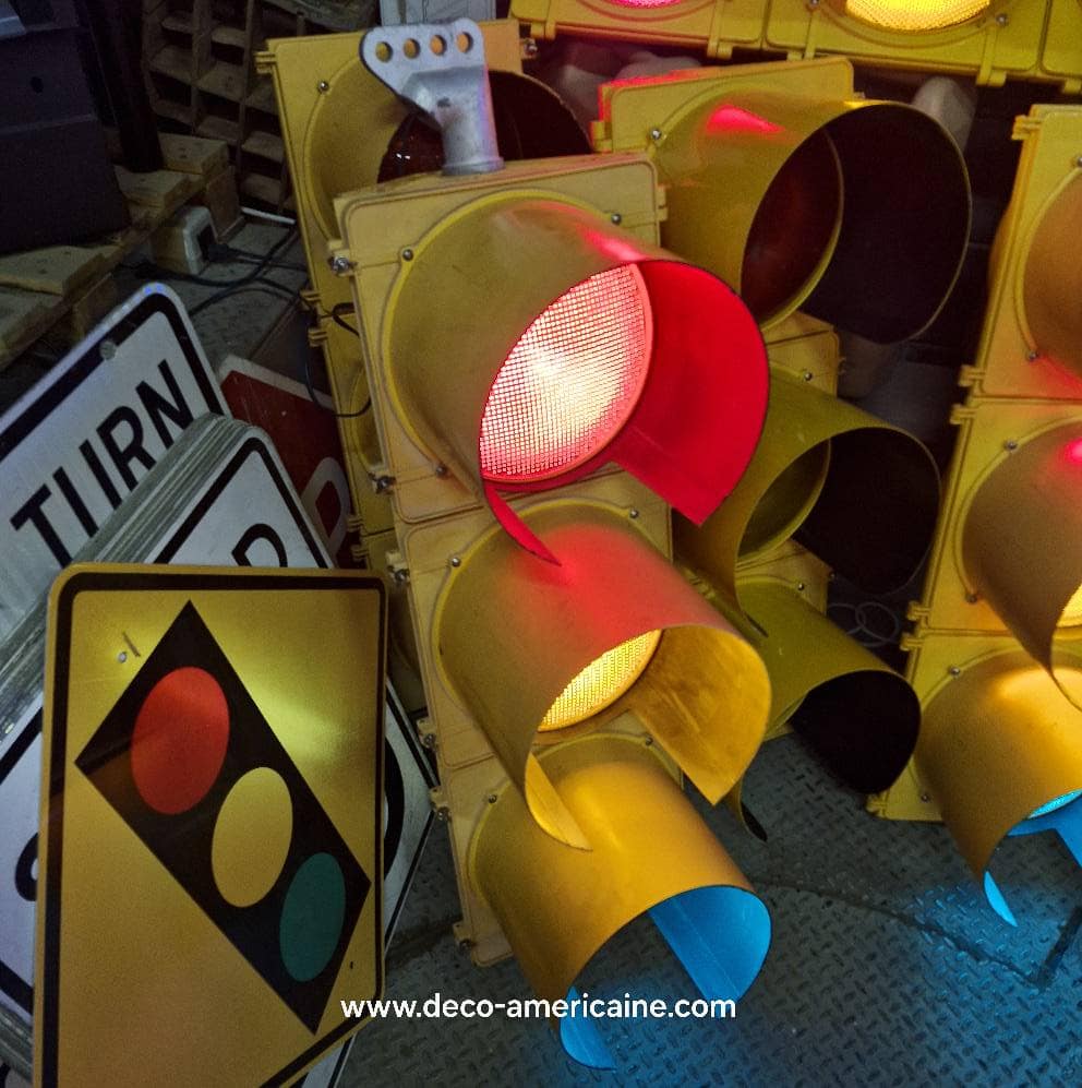 feu tricolore américain à 3 voies avec fixation plafond et câblé 125cm jaune (copie)