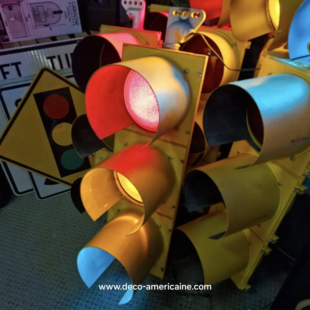 feu tricolore américain à 3 voies avec fixation plafond et câblé 125cm jaune (copie)