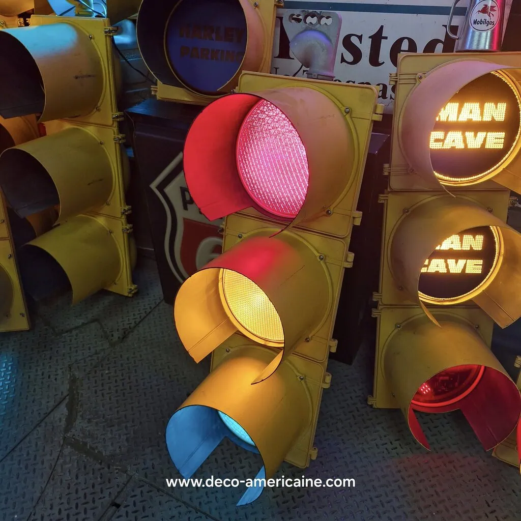 feu tricolore américain à 3 voies avec fixation plafond et câblé 125cm jaune (copie)