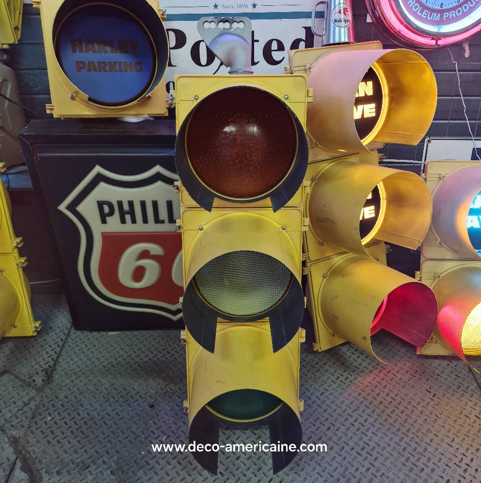 feu tricolore américain à 3 voies avec fixation plafond et câblé 125cm jaune (copie)