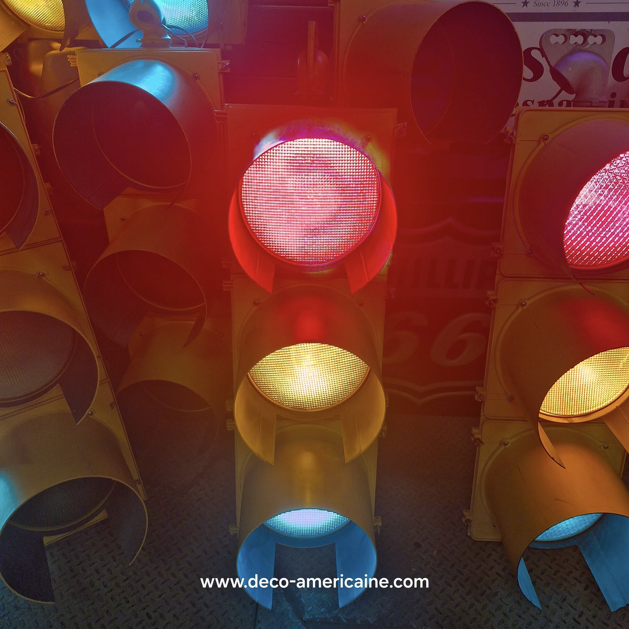 feu tricolore américain à 3 voies avec fixation plafond et câblé 125cm jaune (copie)