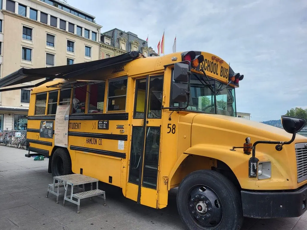 shool bus food truck import americain deco americaine and goodies