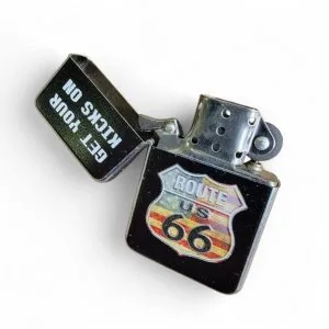 briquet tempête drapeau américain avec ses étoiles et ses bandes rouges et blanches