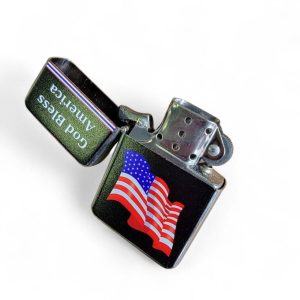 briquet tempête drapeau américain avec ses étoiles et ses bandes rouges et blanches