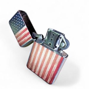 briquet tempête drapeau américain avec ses étoiles et ses bandes rouges et blanches