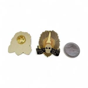 pin's pour chapeau, casquette, blouson en cuir ou tissu thématique biker