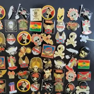 pin’s pour chapeau, casquette, blouson en cuir ou tissu lot de 72 (1€50 pièce ht) pin's pour chapeau, casquette, blouson en cuir ou tissu lot de 72 (1€50 pièce ht)