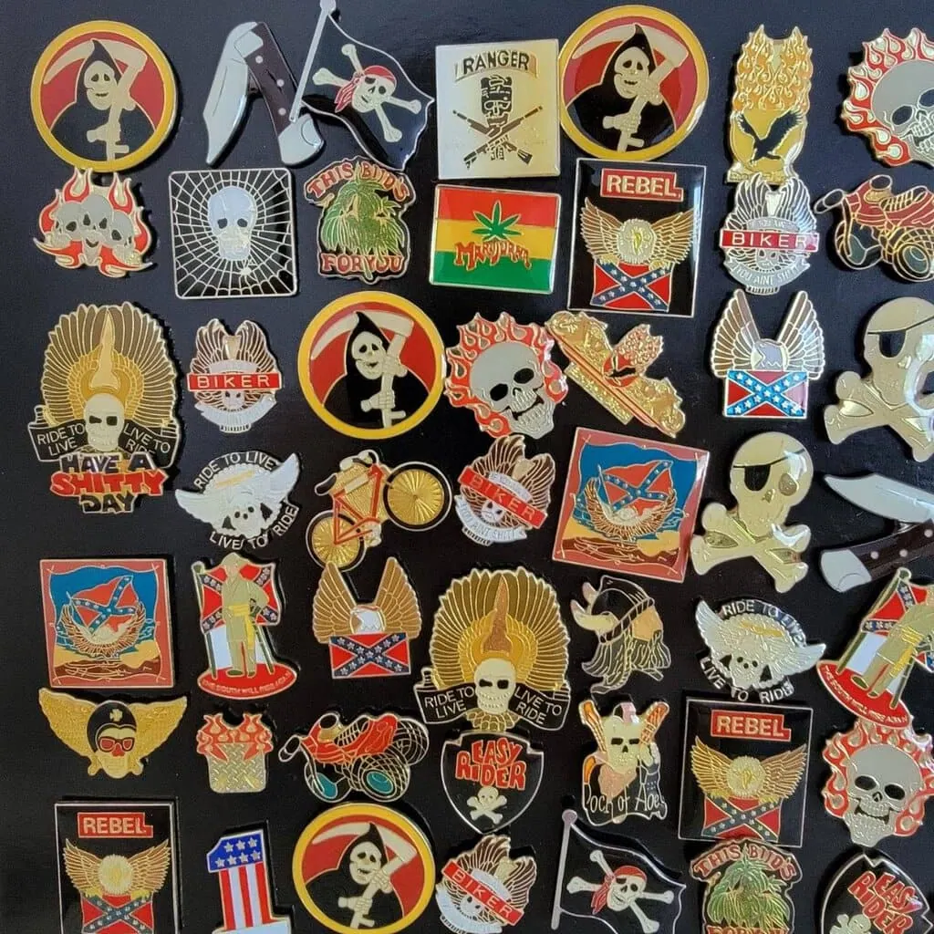pin's pour chapeau, casquette, blouson en cuir ou tissu lot de 72 (1€50 pièce ht)