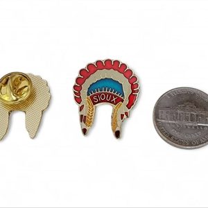 pin's pour chapeau, casquette, blouson en cuir ou tissu thématique indian