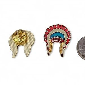 pin's pour chapeau, casquette, blouson en cuir ou tissu thématique indian