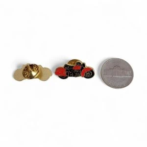 pin's pour chapeau, casquette, blouson en cuir ou tissu thématique biker
