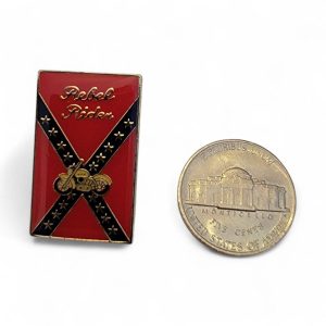 pin's pour chapeau, casquette, blouson en cuir ou tissu thématique rebel confedere sudiste
