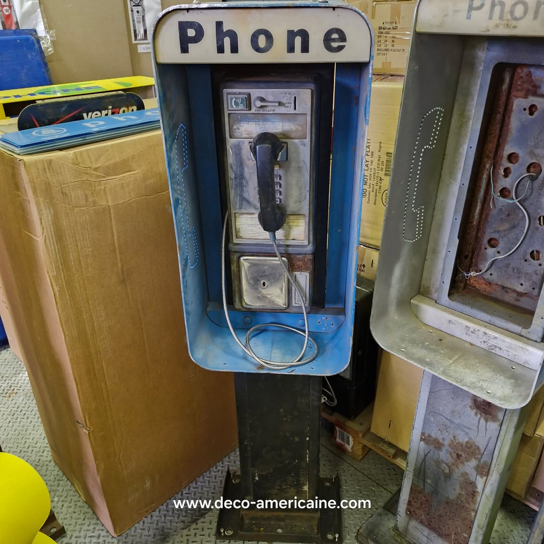 cabine payphone sur pied de rue américaine authentique mise en location