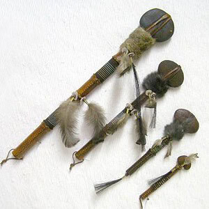 tomahawk en pierre gainé de cuir brut native american made usa (copie)