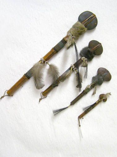 tomahawk en pierre gainé de cuir brut native american made usa (copie)