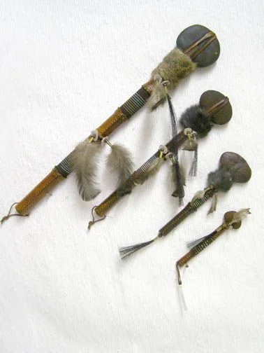tomahawk en pierre gainé de cuir brut native american made usa (copie)