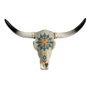 crâne southwest style perles et dessin amérindien (repro en résine), 35cm